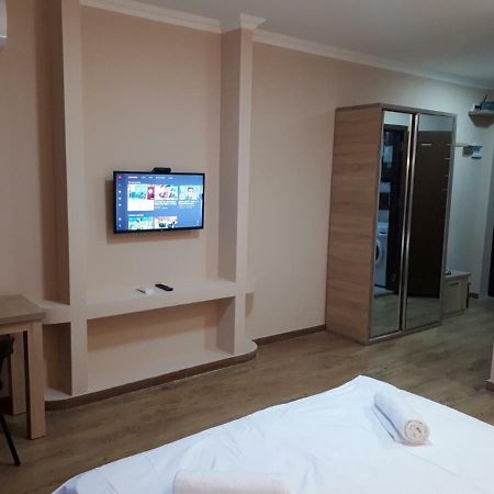 Jemka'S Modern Apartment Батуми Екстериор снимка